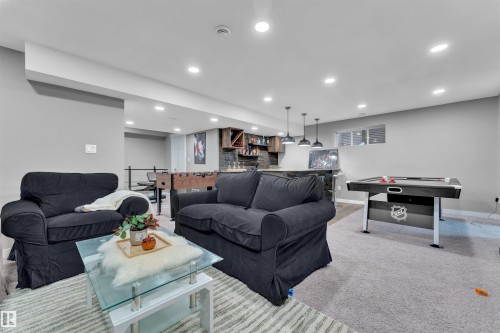 723 57 Street, Edmonton, AB - Indoor Photo Showing Living Room