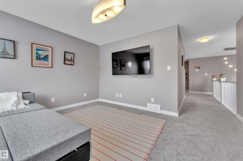 723 57 Street, Edmonton, AB - Indoor