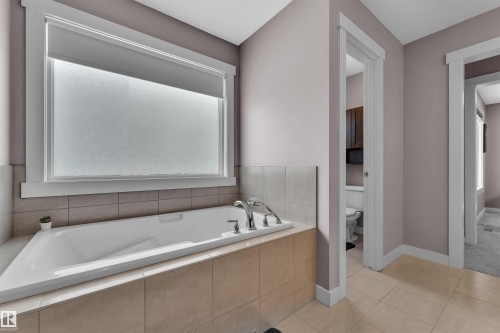 723 57 Street, Edmonton, AB - Indoor Photo Showing Bathroom