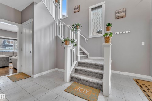 723 57 Street, Edmonton, AB - Indoor Photo Showing Other Room