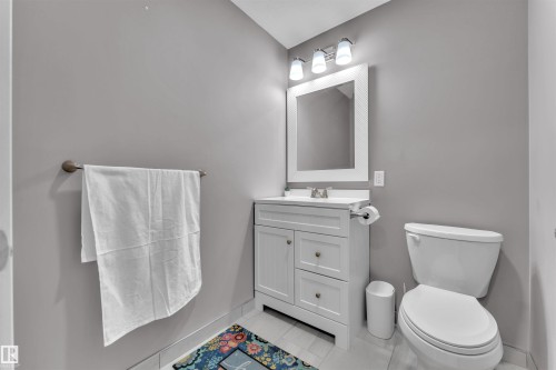723 57 Street, Edmonton, AB - Indoor Photo Showing Bathroom