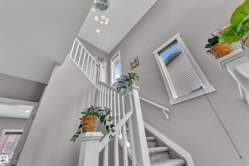 723 57 Street, Edmonton, AB - Indoor Photo Showing Other Room