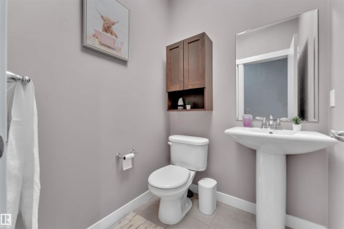723 57 Street, Edmonton, AB - Indoor Photo Showing Bathroom