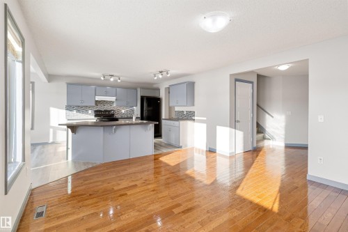 75 Dunlop Wynd, Leduc, AB - Indoor Photo Showing Kitchen