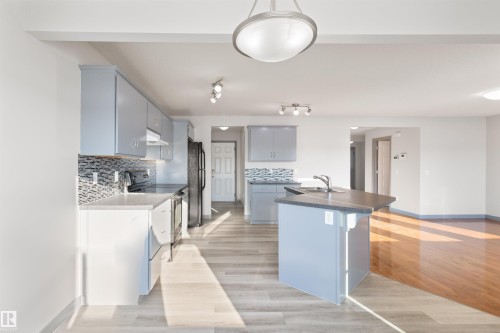 75 Dunlop Wynd, Leduc, AB - Indoor Photo Showing Kitchen