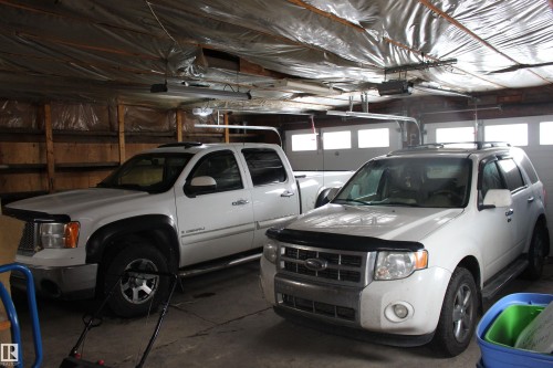 118 Corinthia Drive, Leduc, AB - Indoor Photo Showing Garage