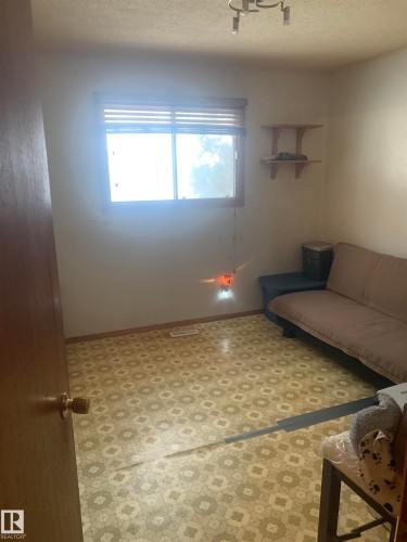 118 Corinthia Drive, Leduc, AB - Indoor Photo Showing Other Room