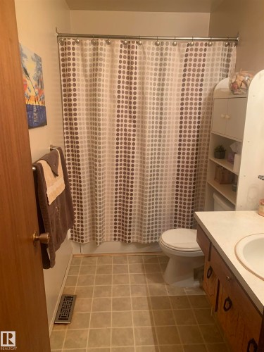 118 Corinthia Drive, Leduc, AB - Indoor Photo Showing Bathroom