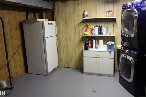 118 Corinthia Drive, Leduc, AB - Indoor Photo Showing Laundry Room