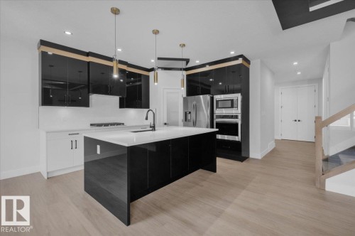 63 Waverly Way, Fort Saskatchewan, AB - Indoor Photo Showing Kitchen With Upgraded Kitchen