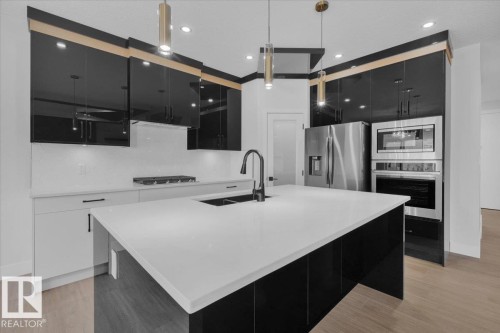 63 Waverly Way, Fort Saskatchewan, AB - Indoor Photo Showing Kitchen With Upgraded Kitchen