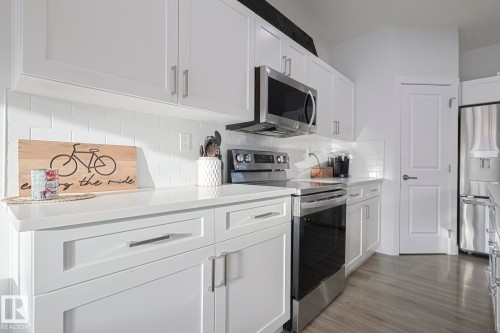 38 Hemingway Crescent, Spruce Grove, AB - Indoor Photo Showing Kitchen