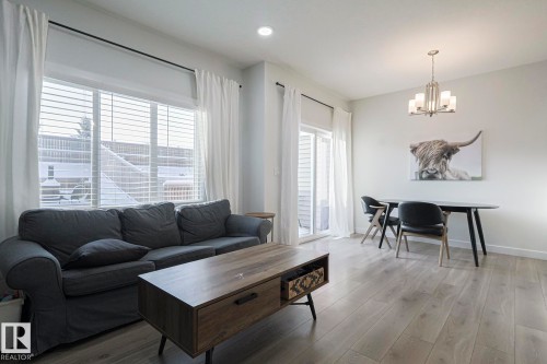 38 Hemingway Crescent, Spruce Grove, AB - Indoor Photo Showing Living Room