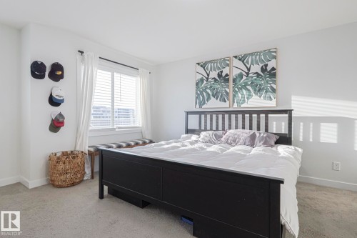 38 Hemingway Crescent, Spruce Grove, AB - Indoor Photo Showing Bedroom