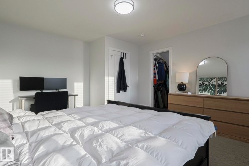 38 Hemingway Crescent, Spruce Grove, AB - Indoor Photo Showing Bedroom