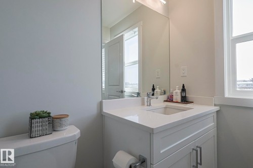 38 Hemingway Crescent, Spruce Grove, AB - Indoor Photo Showing Bathroom