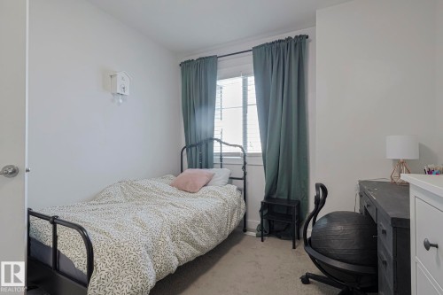 38 Hemingway Crescent, Spruce Grove, AB - Indoor Photo Showing Bedroom
