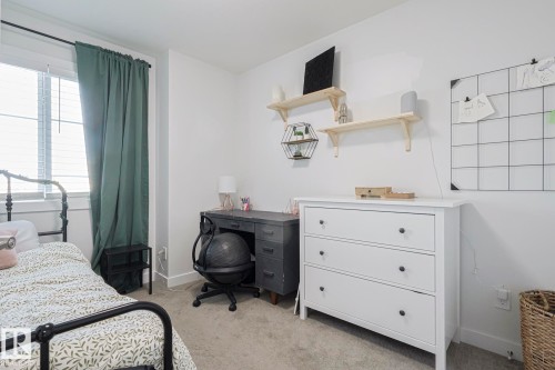 38 Hemingway Crescent, Spruce Grove, AB - Indoor Photo Showing Bedroom
