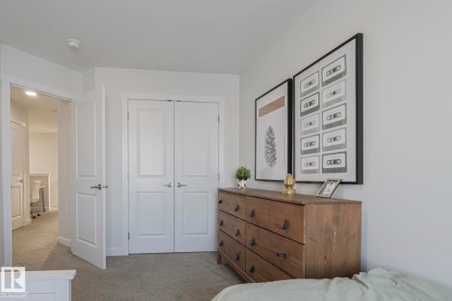 38 Hemingway Crescent, Spruce Grove, AB - Indoor Photo Showing Bedroom