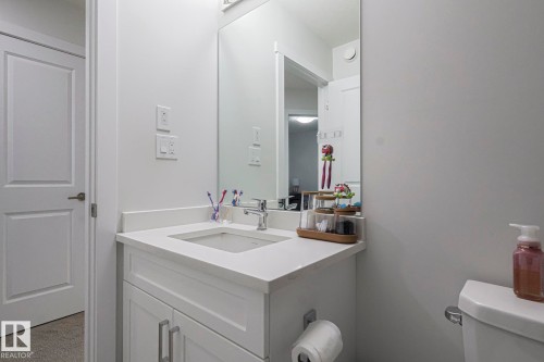 38 Hemingway Crescent, Spruce Grove, AB - Indoor Photo Showing Bathroom