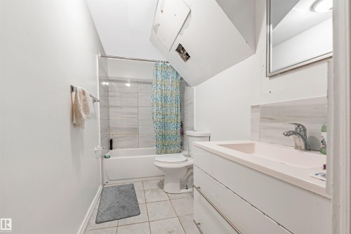 2831 36 Street, Edmonton, AB - Indoor Photo Showing Bathroom