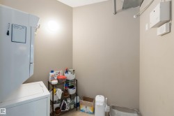 Laundry area with washer / clothes dryer - 