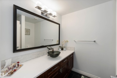 1101 9020 Jasper Avenue, Edmonton, AB - Indoor Photo Showing Bathroom