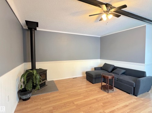 140 Evergreen Drive, Edmonton, AB - Indoor Photo Showing Other Room