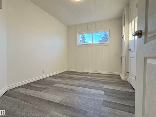 140 Evergreen Drive, Edmonton, AB - Indoor Photo Showing Other Room