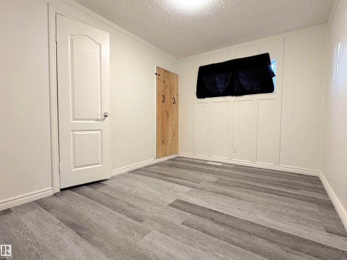 140 Evergreen Drive, Edmonton, AB - Indoor Photo Showing Other Room