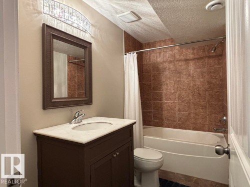 68 Meridian Loop, Stony Plain, AB - Indoor Photo Showing Bathroom