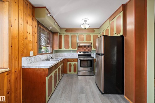 9911 149 Street, Edmonton, AB - Indoor Photo Showing Kitchen
