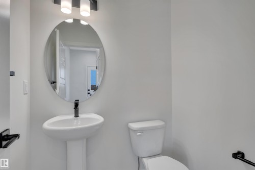 4 Resplendent Way, St. Albert, AB - Indoor Photo Showing Bathroom