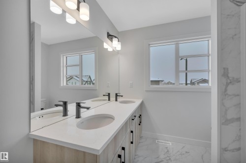 4 Resplendent Way, St. Albert, AB - Indoor Photo Showing Bathroom