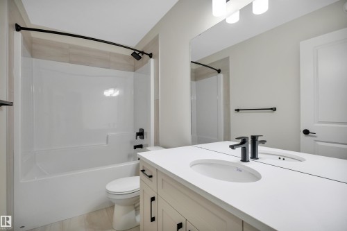 8821 223A Street, Edmonton, AB - Indoor Photo Showing Bathroom