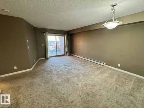 421 107 Watt Common, Edmonton, AB - Indoor Photo Showing Other Room