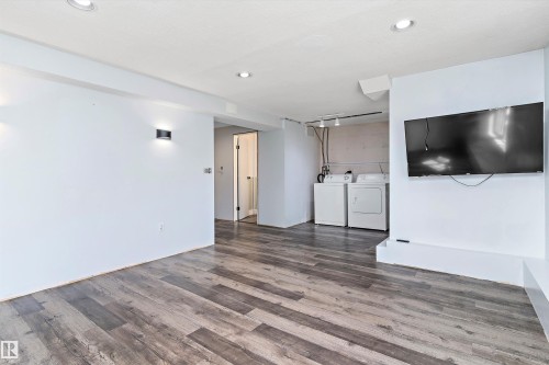 3520 60 Street, Edmonton, AB - Indoor