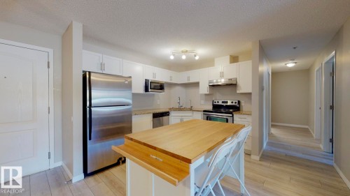 2107 9357 Simpson Drive, Edmonton, AB - Indoor Photo Showing Kitchen