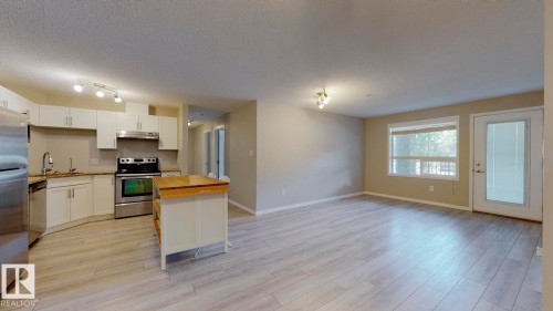 2107 9357 Simpson Drive, Edmonton, AB - Indoor Photo Showing Kitchen