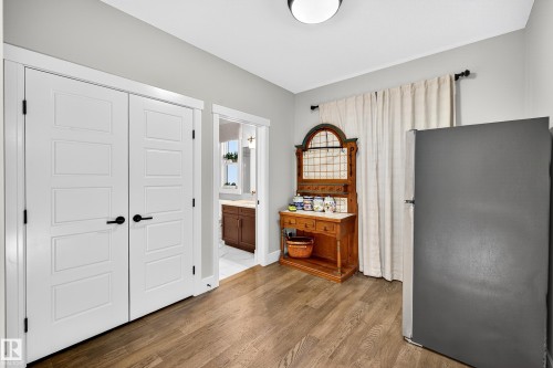 1411 25 Street, Edmonton, AB - Indoor Photo Showing Other Room