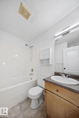 15515 45 Street Nw, Edmonton, AB - Indoor Photo Showing Bathroom