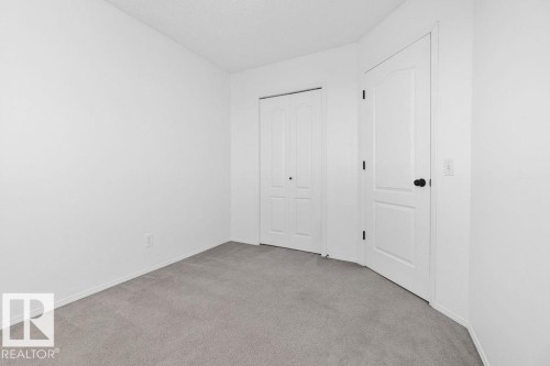 15515 45 Street Nw, Edmonton, AB - Indoor Photo Showing Other Room