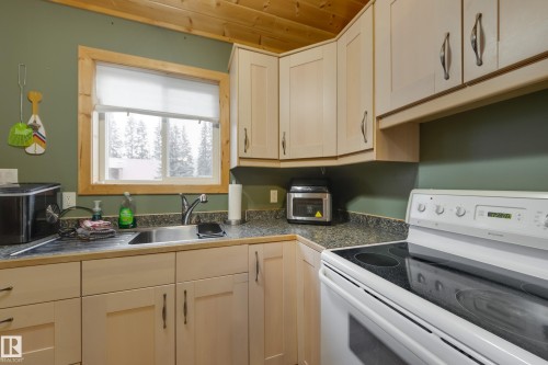 304 & 306 53414 Range Road 62, Rural Lac Ste. Anne County, AB - Indoor Photo Showing Kitchen