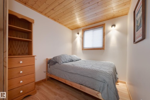 304 & 306 53414 Range Road 62, Rural Lac Ste. Anne County, AB - Indoor Photo Showing Bedroom
