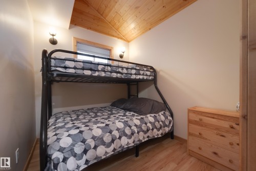 304 & 306 53414 Range Road 62, Rural Lac Ste. Anne County, AB - Indoor Photo Showing Bedroom