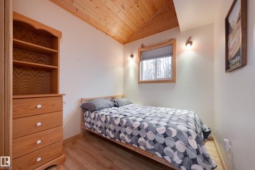 304 & 306 53414 Range Road 62, Rural Lac Ste. Anne County, AB - Indoor Photo Showing Bedroom
