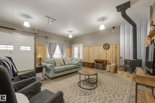 304 & 306 53414 Range Road 62, Rural Lac Ste. Anne County, AB - Indoor Photo Showing Garage