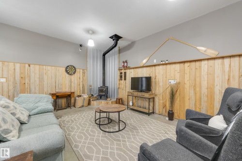 304 & 306 53414 Range Road 62, Rural Lac Ste. Anne County, AB - Indoor Photo Showing Living Room