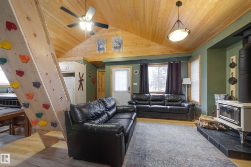 304 & 306 53414 Range Road 62, Rural Lac Ste. Anne County, AB - Indoor Photo Showing Other Room