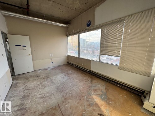 502 10179 105 Street, Edmonton, AB - Indoor
